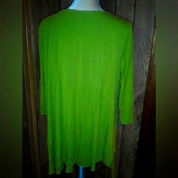 Women's Size Medium Loosefit Airy Longsleeved Round Neck Blouse Asymmetrical Top - Picture 2 of 3